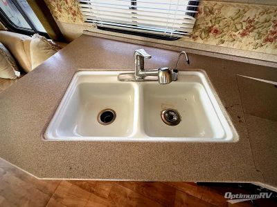 2004 Fleetwood Bounder Diesel — photo 11 view