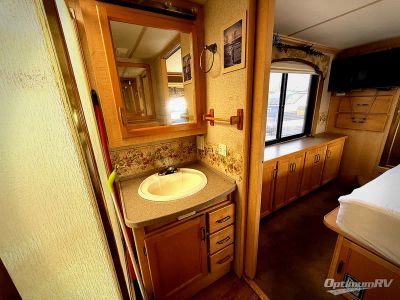 2004 Fleetwood Bounder Diesel — photo 19 view