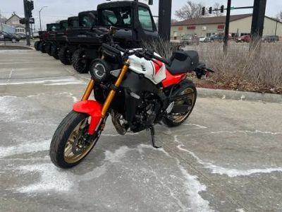 2026 Yamaha XSR900 — front three-quarter view