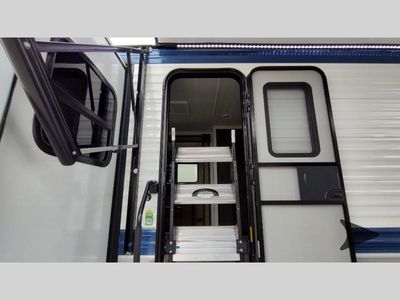 2025 Keystone RV Springdale — photo 13 view