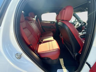 2023 Porsche Cayenne - Photo 27