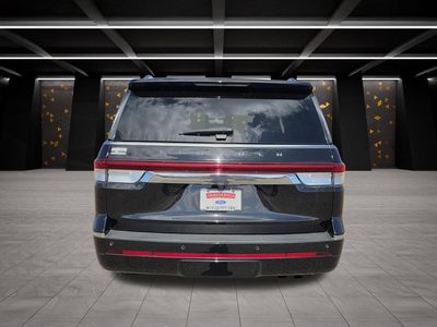 2022 Lincoln Navigator — detail view