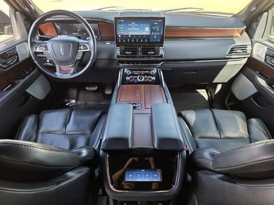 2022 Lincoln Navigator — photo 8 view