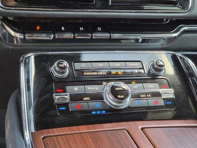 2022 Lincoln Navigator — photo 21 view