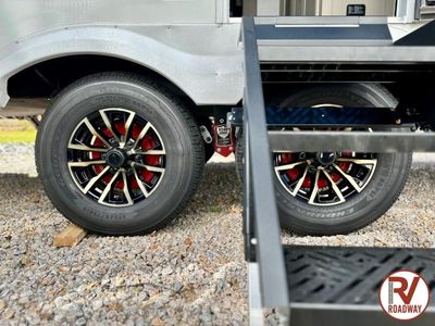 2026 Cougar Half-Ton 23MLE - Photo 13