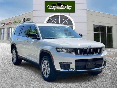 2023 Jeep Grand Cherokee L — interior view