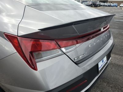 2025 Hyundai Elantra — photo 9 view
