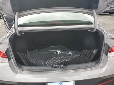 2025 Hyundai Elantra — photo 15 view
