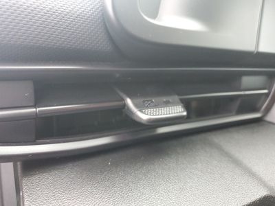 2025 Hyundai Elantra — photo 20 view