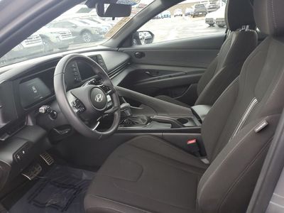 2025 Hyundai Elantra — photo 27 view