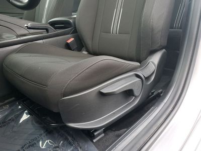 2025 Hyundai Elantra — photo 29 view