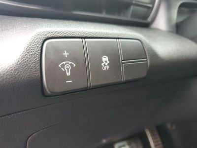 2025 Hyundai Elantra — photo 19 view