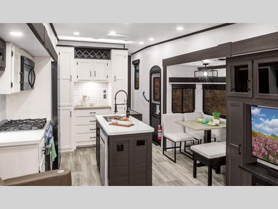 2026 Venture RV SportTrek Touring Edition — detail view