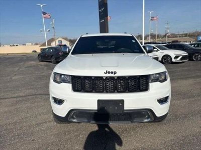 2017 Jeep Grand Cherokee - Photo 2