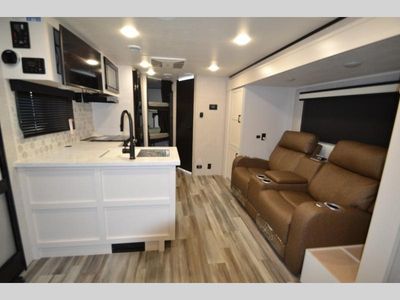 2025 Jayco Jay Feather - Photo 7