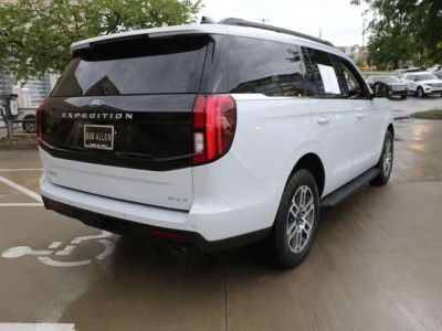 2025 Ford Expedition — detail view