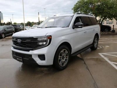 2025 Ford Expedition — side profile view