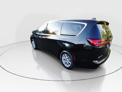 2024 Chrysler Pacifica — detail view