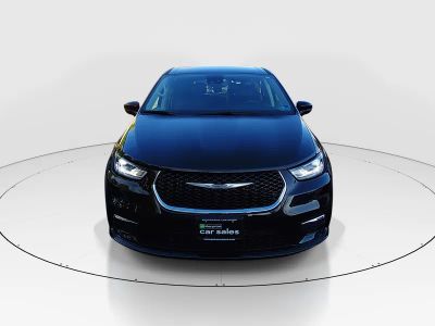 2024 Chrysler Pacifica — side profile view
