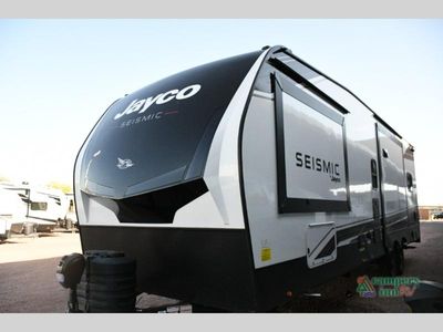 2027 Jayco Seismic - Photo 2