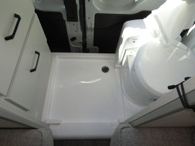 2026 Thor Motor Coach PALLADIUM — photo 10 view