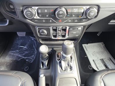 2026 Jeep Wrangler — photo 15 view