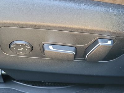 2026 BMW 5 Series — photo 25 view