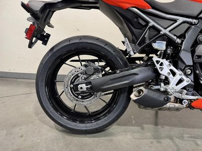 2026 Suzuki GSX-8R — photo 13 view