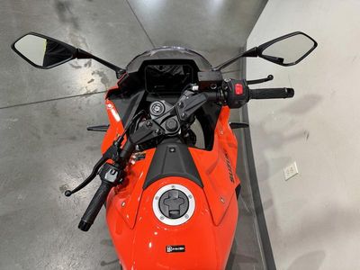 2026 Suzuki GSX-8R — photo 12 view