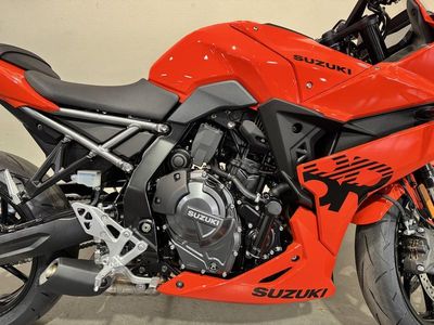 2026 Suzuki GSX-8R — photo 14 view