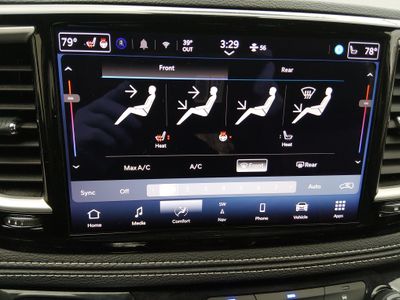 2024 Chrysler Pacifica — photo 19 view