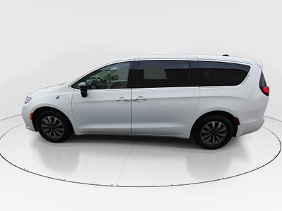 2024 Chrysler Pacifica — interior view