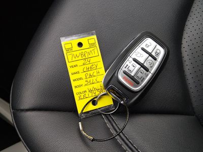 2024 Chrysler Pacifica — photo 15 view