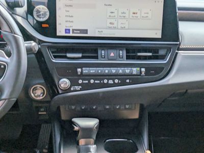 2024 Lexus ES - Photo 16