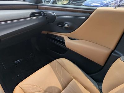 2024 Lexus ES - Photo 15