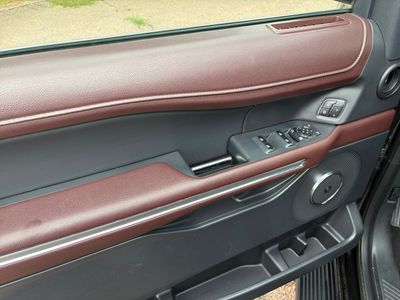 2024 Ford Expedition Max — photo 8 view