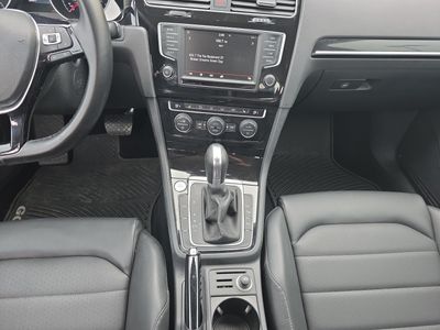 2016 Volkswagen Golf SportWagen - Photo 13