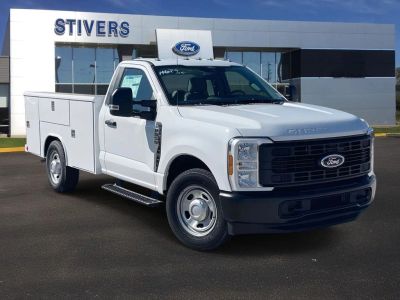 2025 Ford Chassis Cab F-350 XL in Oxford White — front three-quarter view