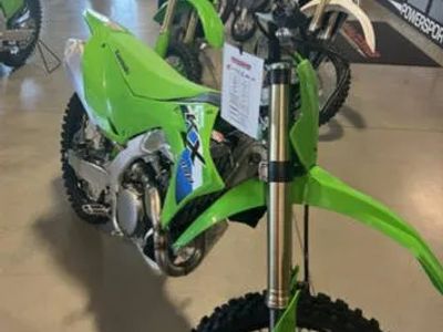 2026 Kawasaki KX™450 — front three-quarter view