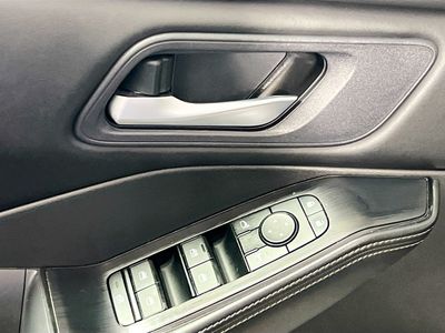 2024 Nissan Rogue — photo 14 view