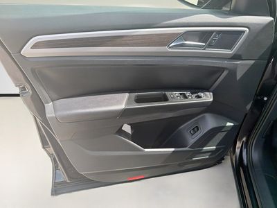 2019 Volkswagen Atlas — photo 17 view