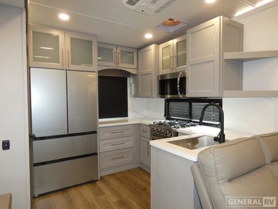 2025 Alliance RV Paradigm — photo 7 view