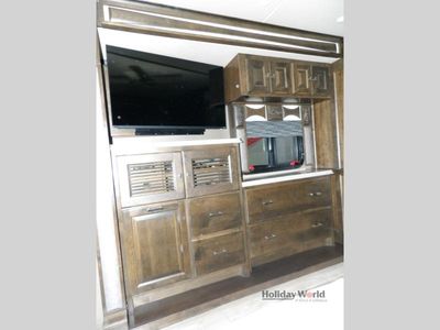 2018 Tiffin Motorhomes Phaeton - Photo 19