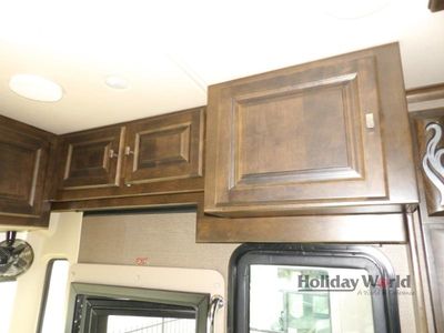 2018 Tiffin Motorhomes Phaeton - Photo 13