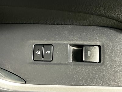 2022 Toyota RAV4 Hybrid - Photo 28