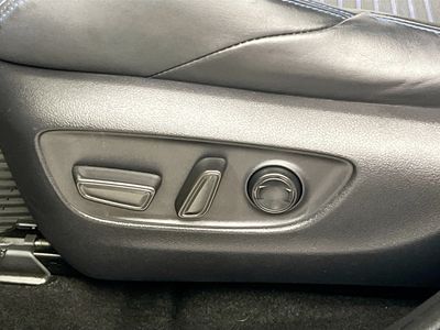 2022 Toyota RAV4 Hybrid - Photo 13