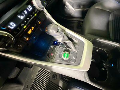 2022 Toyota RAV4 Hybrid - Photo 22