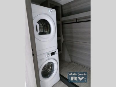 2023 Keystone RV Montana - Photo 25