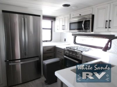 2023 Keystone RV Montana - Photo 11