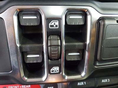 2023 Jeep Wrangler — photo 15 view